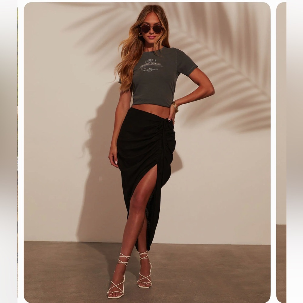 VICI Black Ruched Midi Skirt